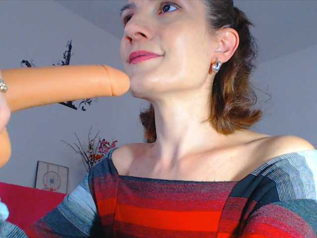 Live sex webcam photo for SexyAylin4u #276598932