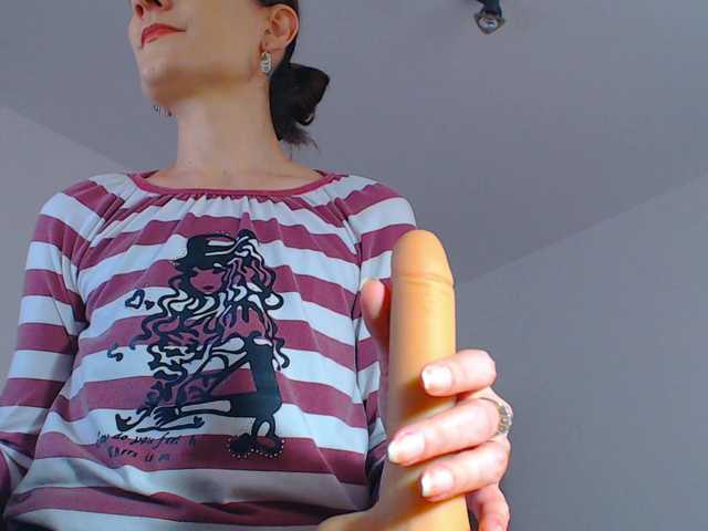 Live sex webcam photo for SexyAylin4u #277269669