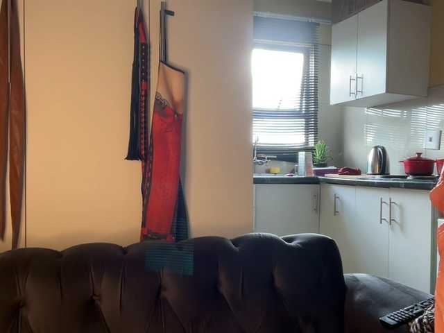 Live sex webcam photo for SexyBaddie #292347188