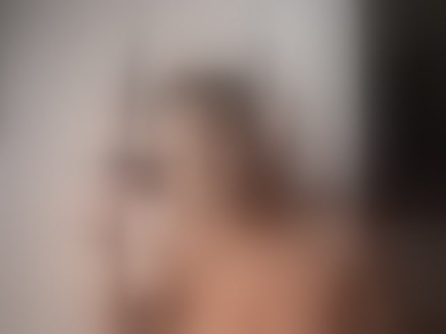Live sex webcam photo for SexyBaddie #294359572