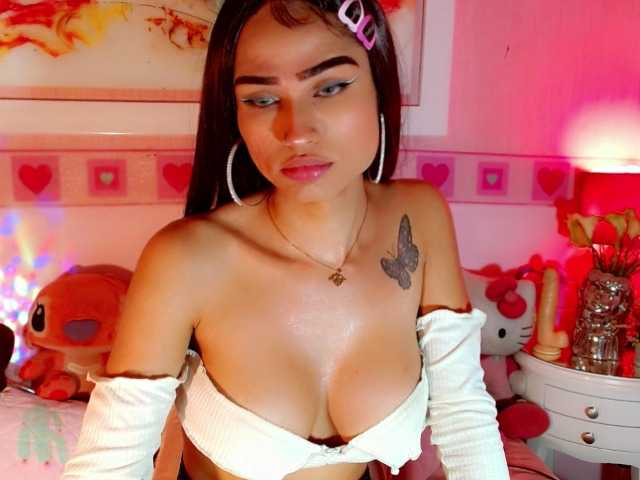 Live sex webcam photo for SexyBlakexxx #276684190