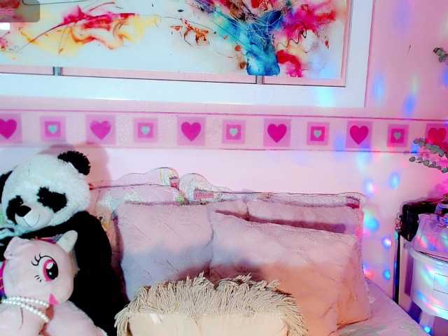 Live sex webcam photo for SexyBlakexxx #277244986