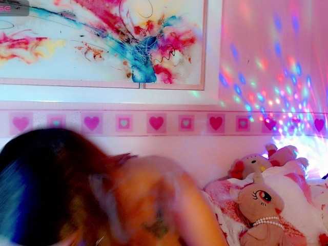 Live sex webcam photo for SexyBlakexxx #277477698