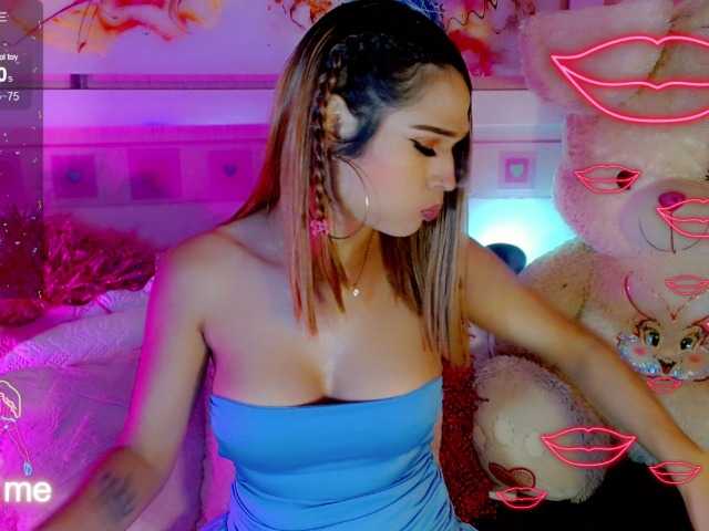 Live sex webcam photo for SexyBlakexxx #277985730