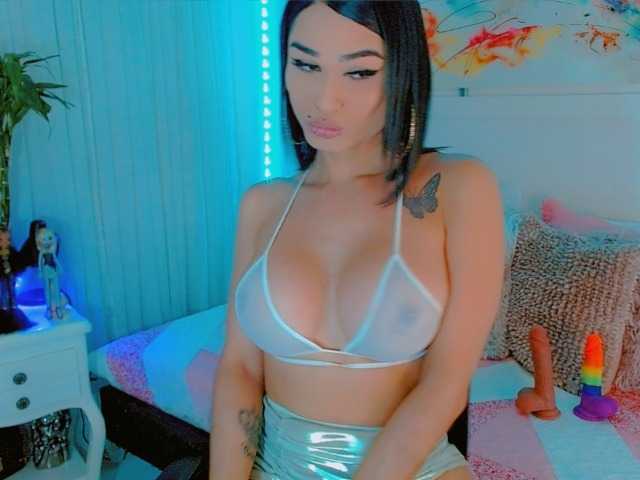 Live sex webcam photo for SexyBlakexxx #291850136