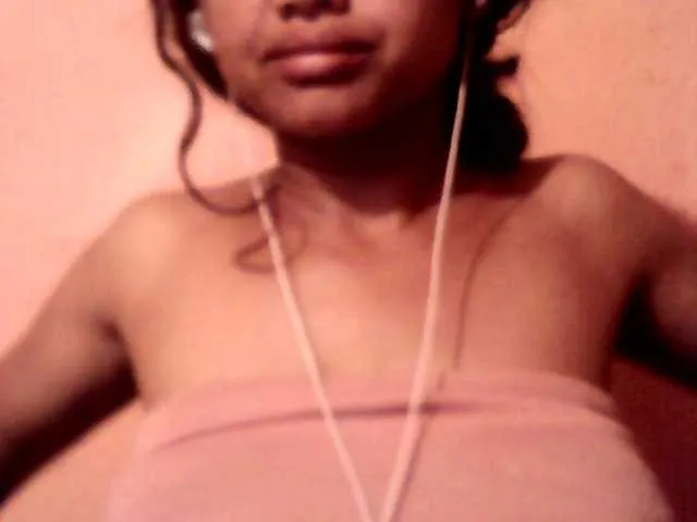 Live sex webcam photo for SexyEbony4U #272193623