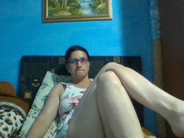 Live sex webcam photo for SexyEstelle #275922313