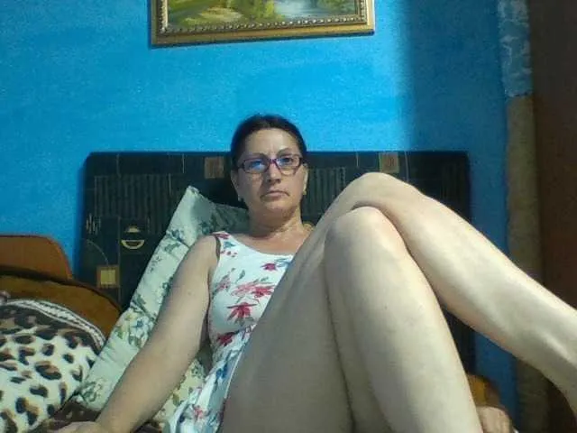 Live sex webcam photo for SexyEstelle #275924539