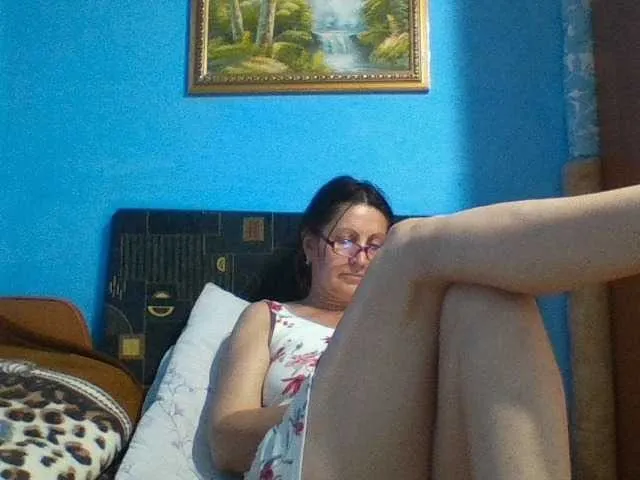 Live sex webcam photo for SexyEstelle #276144752