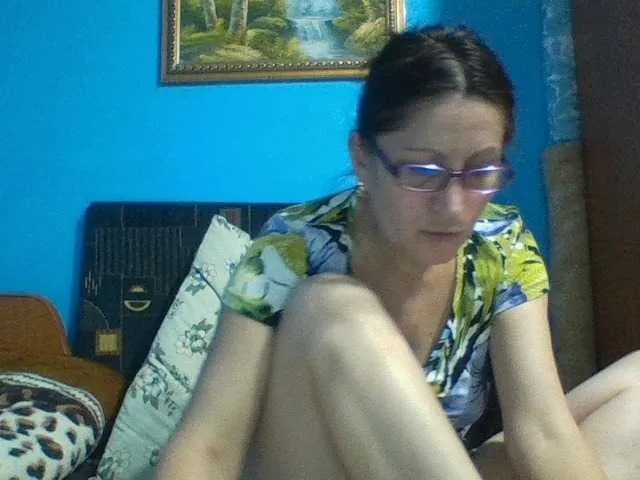 Live sex webcam photo for SexyEstelle #276628403