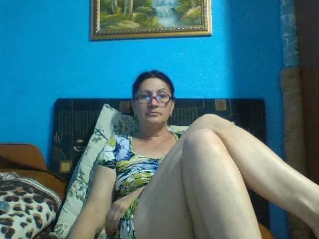 Live sex webcam photo for SexyEstelle #276641134