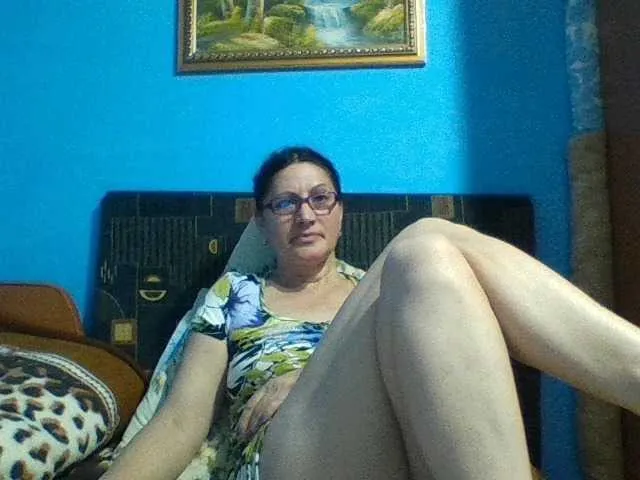 Live sex webcam photo for SexyEstelle #276885607