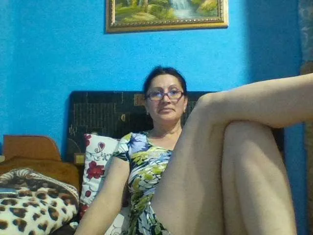 Live sex webcam photo for SexyEstelle #277153892