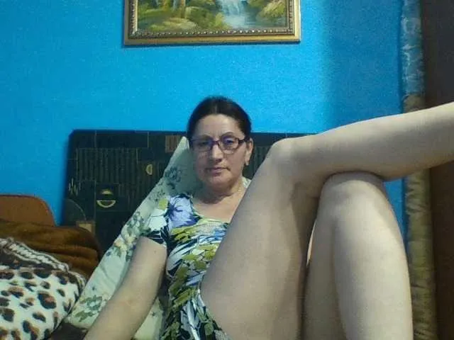 Live sex webcam photo for SexyEstelle #277456573