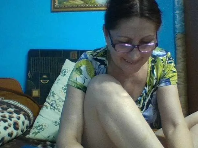 Live sex webcam photo for SexyEstelle #277710448