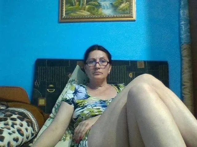 Live sex webcam photo for SexyEstelle #277718327