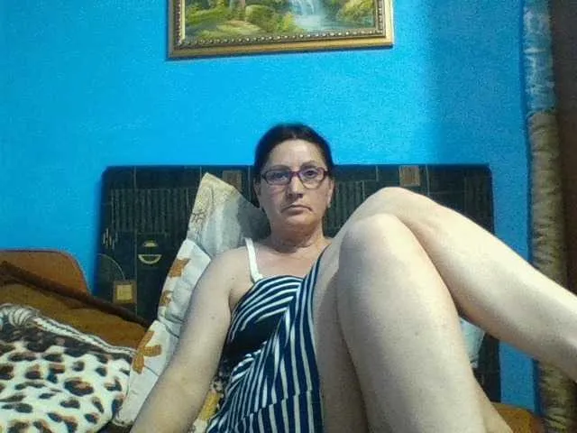 Live sex webcam photo for SexyEstelle #278095827