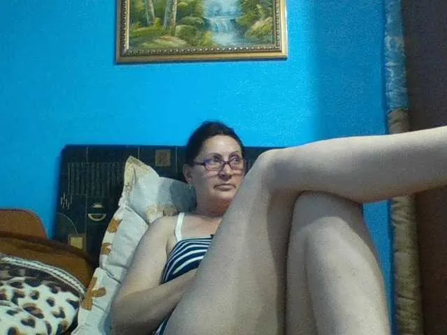 Live sex webcam photo for SexyEstelle #278141482