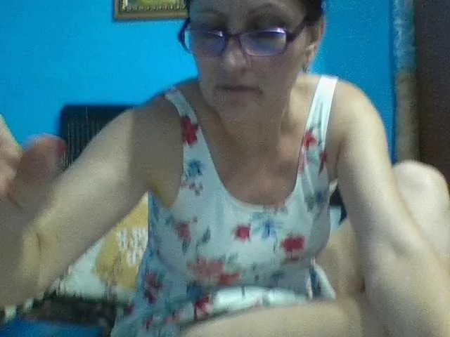 Live sex webcam photo for SexyEstelle #288905904