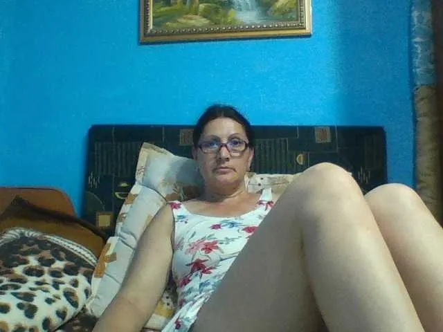 Live sex webcam photo for SexyEstelle #289325705