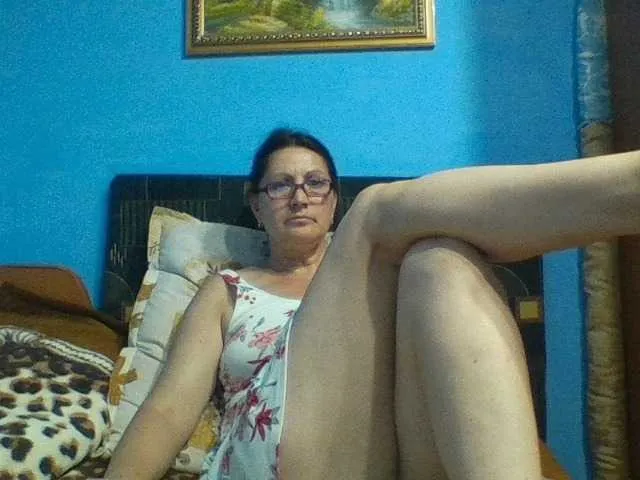 Live sex webcam photo for SexyEstelle #289327351