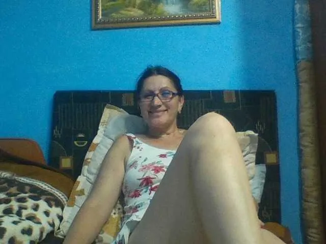 Live sex webcam photo for SexyEstelle #289903590