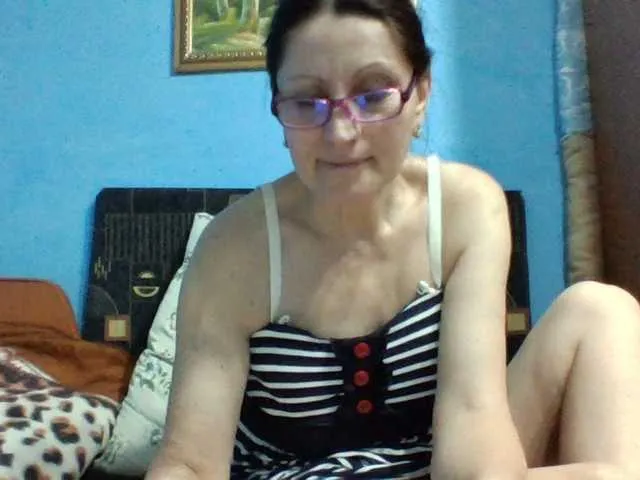 Live sex webcam photo for SexyEstelle #290323559