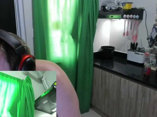 Live sex webcam photo for SexyGamingCpl #272419679