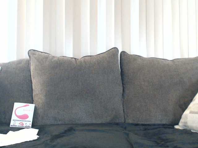 Live sex webcam photo for SexyJade #277315273