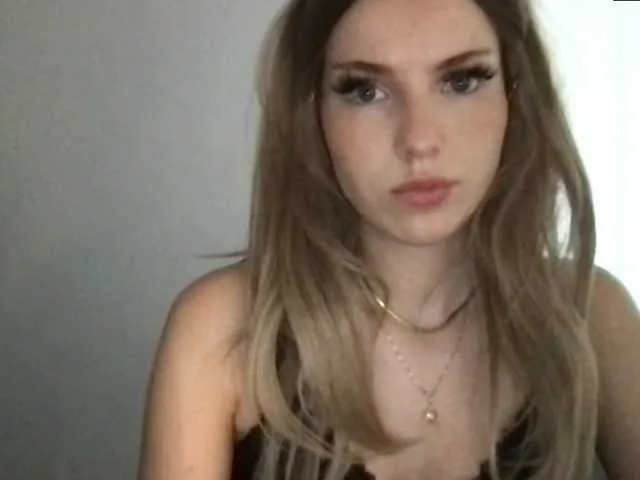 Live sex webcam photo for SexyJohana4U #276202792