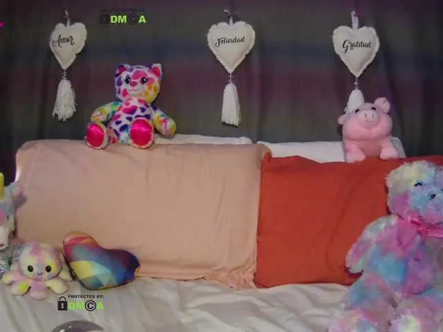 Live sex webcam photo for SexyKittiBaby #272439714