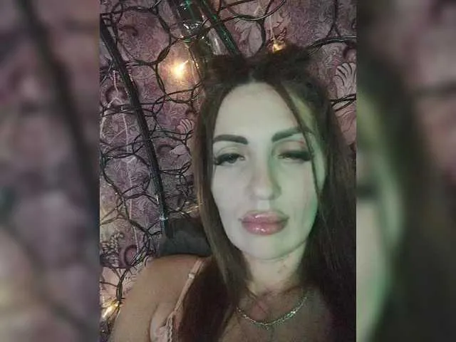 Live sex webcam photo for SexyKitty75-1 #291617949
