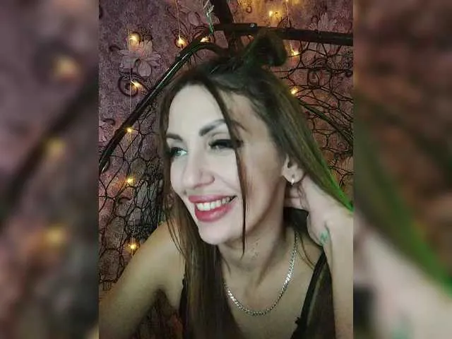 Live sex webcam photo for SexyKitty75-1 #291748938