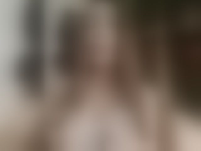 Live sex webcam photo for SexyKitty75-1 #293514369