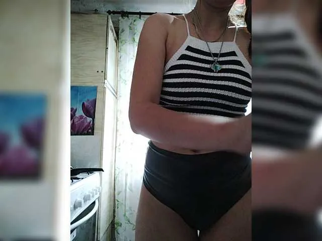Live sex webcam photo for SexyKitty75-1 #293968259