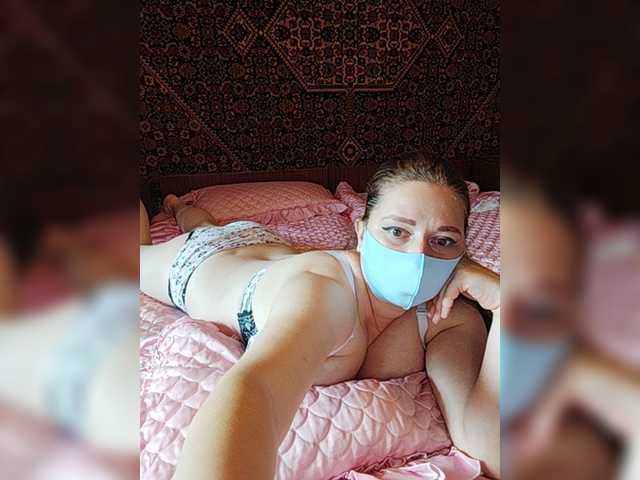 Live sex webcam photo for SexyKrissa #275580448