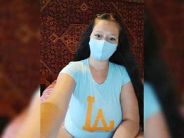 Live sex webcam photo for SexyKrissa #276151228