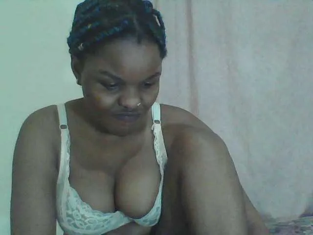 Live sex webcam photo for SexyLizz21 #275553516