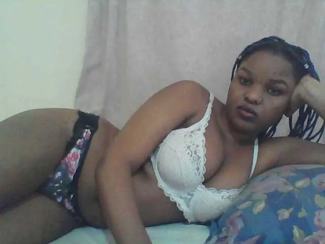 Live sex webcam photo for SexyLizz21 #275558200
