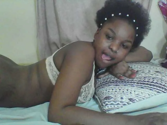 Live sex webcam photo for SexyLizz21 #275568812