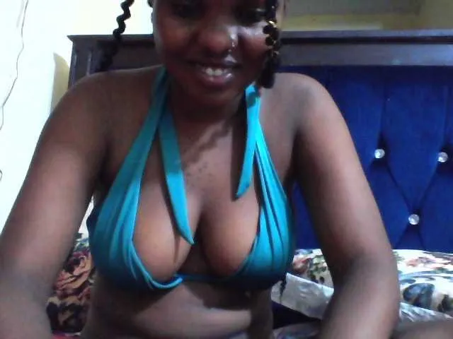 Live sex webcam photo for SexyLizz21 #276320377