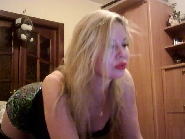 Live sex webcam photo for SexyMiss #271868473