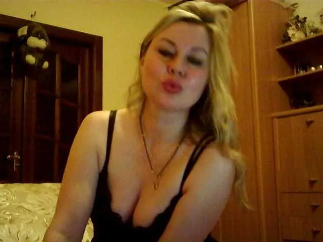 Live sex webcam photo for SexyMiss #273422160
