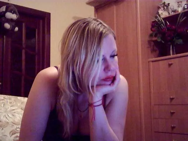 Live sex webcam photo for SexyMiss #273779976