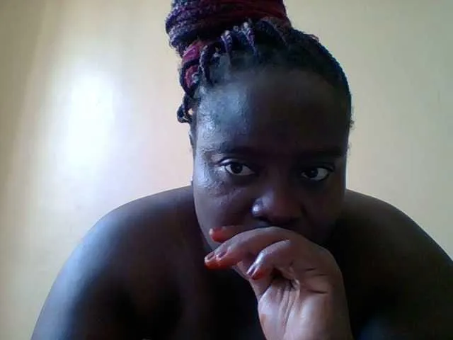 Live sex webcam photo for SexyMom4 #275673770