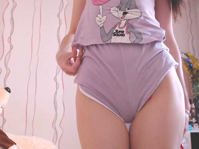 Live sex webcam photo for SexyQueen333 #271905184