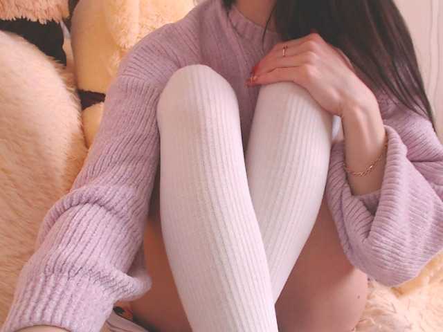 Live sex webcam photo for SexyQueen333 #271929751