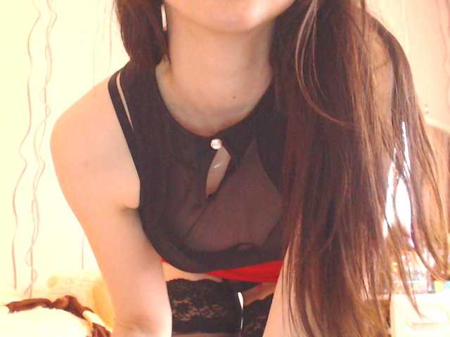 Live sex webcam photo for SexyQueen333 #273434263