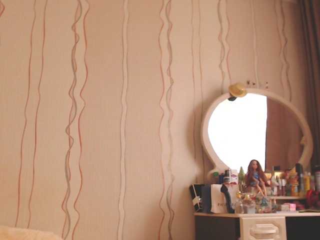 Live sex webcam photo for SexyQueen333 #274655331