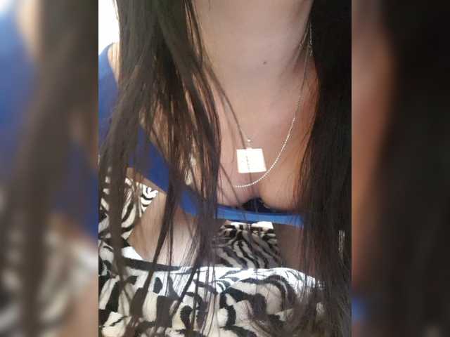 Live sex webcam photo for SexyQueen333 #276577809